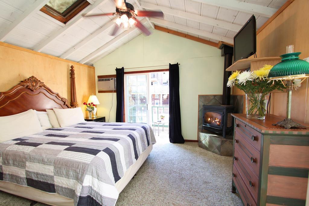 The Woods Hotel - Gay Lgbtq Cabins جيرنفيل الغرفة الصورة