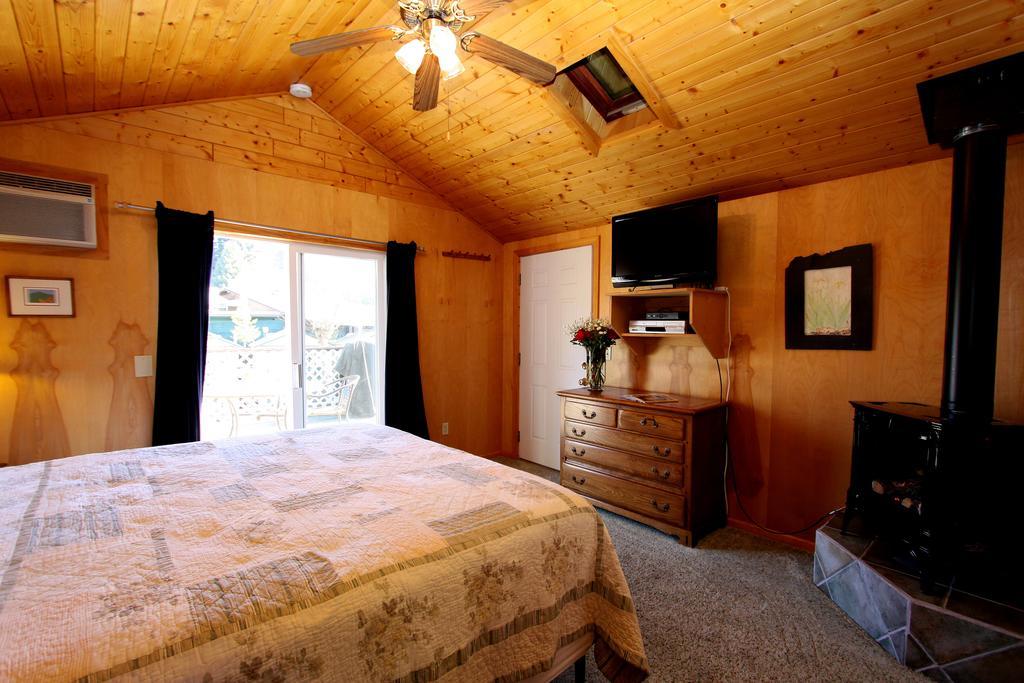 The Woods Hotel - Gay Lgbtq Cabins جيرنفيل الغرفة الصورة