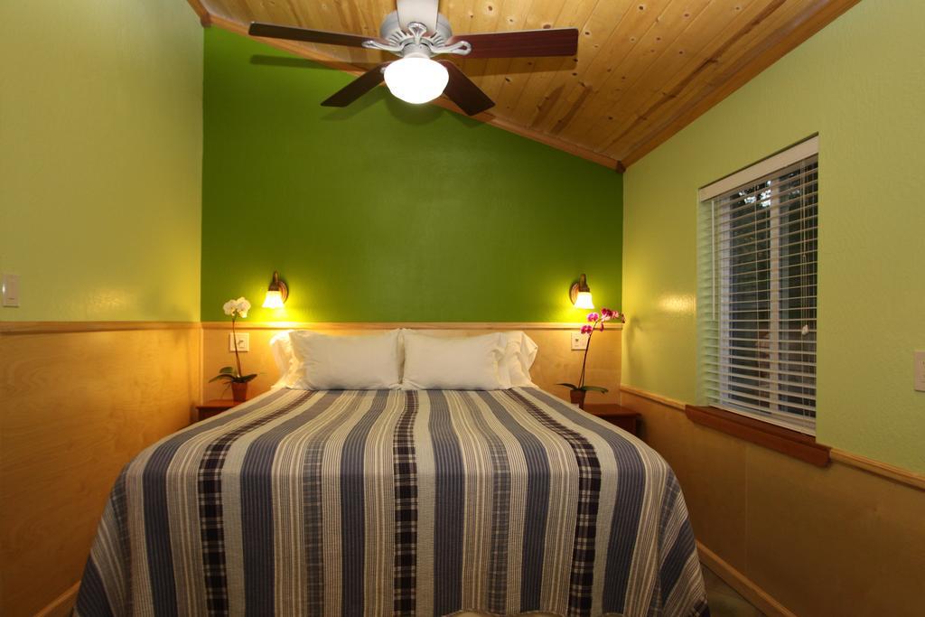The Woods Hotel - Gay Lgbtq Cabins جيرنفيل المظهر الخارجي الصورة