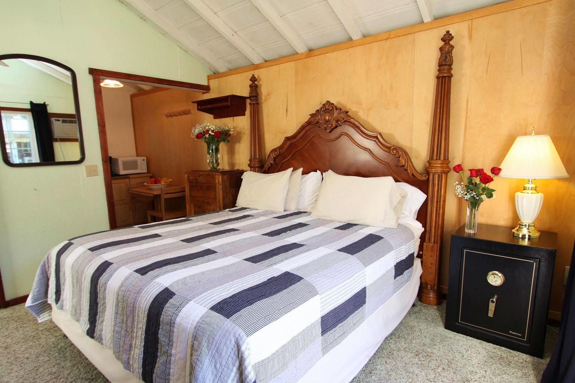 The Woods Hotel - Gay Lgbtq Cabins جيرنفيل المظهر الخارجي الصورة
