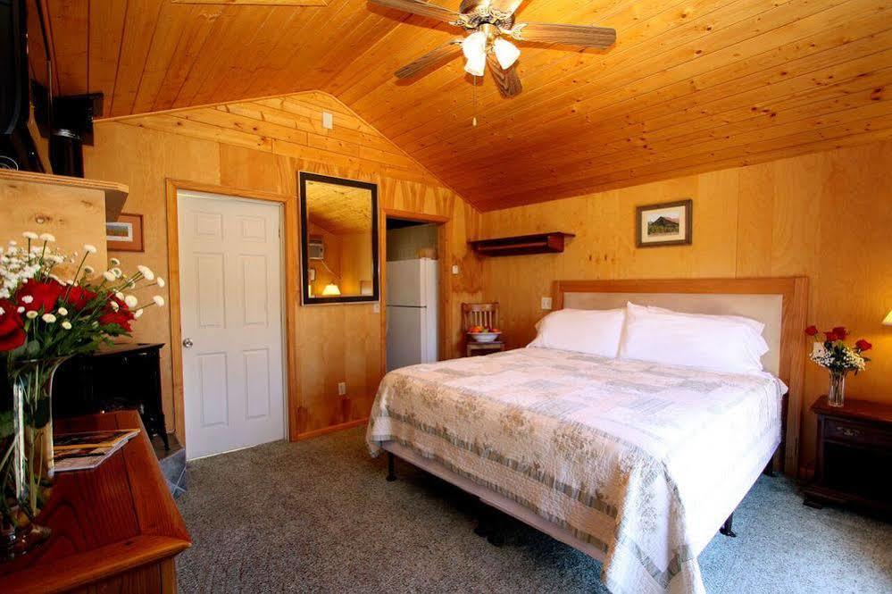 The Woods Hotel - Gay Lgbtq Cabins جيرنفيل المظهر الخارجي الصورة