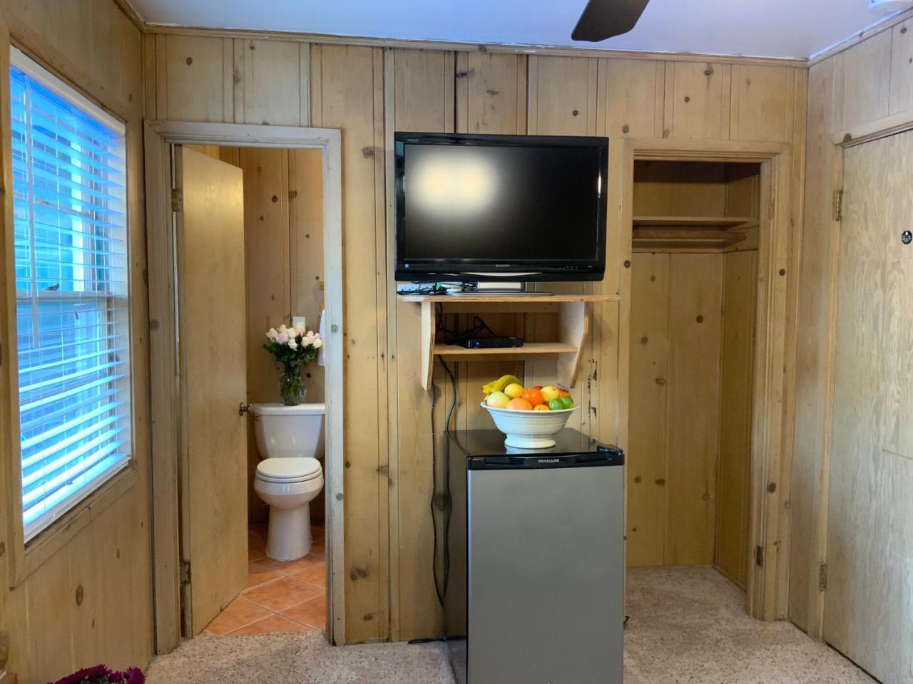 The Woods Hotel - Gay Lgbtq Cabins جيرنفيل المظهر الخارجي الصورة
